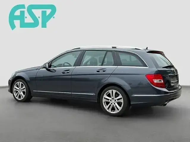 Gebraucht Mercedes 180 156 PS (114 kW) 2013 Blau Limousine
