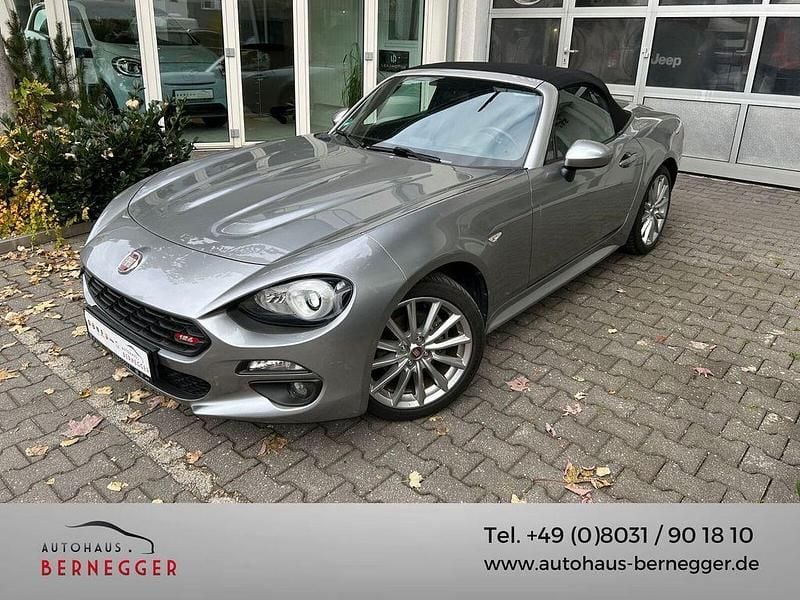 Grau (colore esterno aluminum grau) Gebraucht 2017 Fiat 124 Spider Lusso Cabrio | 16.950 € - Bild 1/4