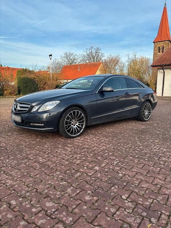 Gebraucht Mercedes E350 231 PS (169 kW) 2011 Grau Coupé