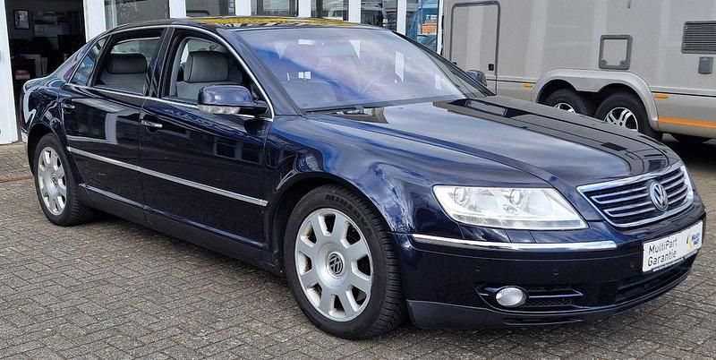 Luna blau perleffekt Gebraucht 2005 VW Phaeton Limousine | 7.990 € (Fairer Preis) - Bild 1/4