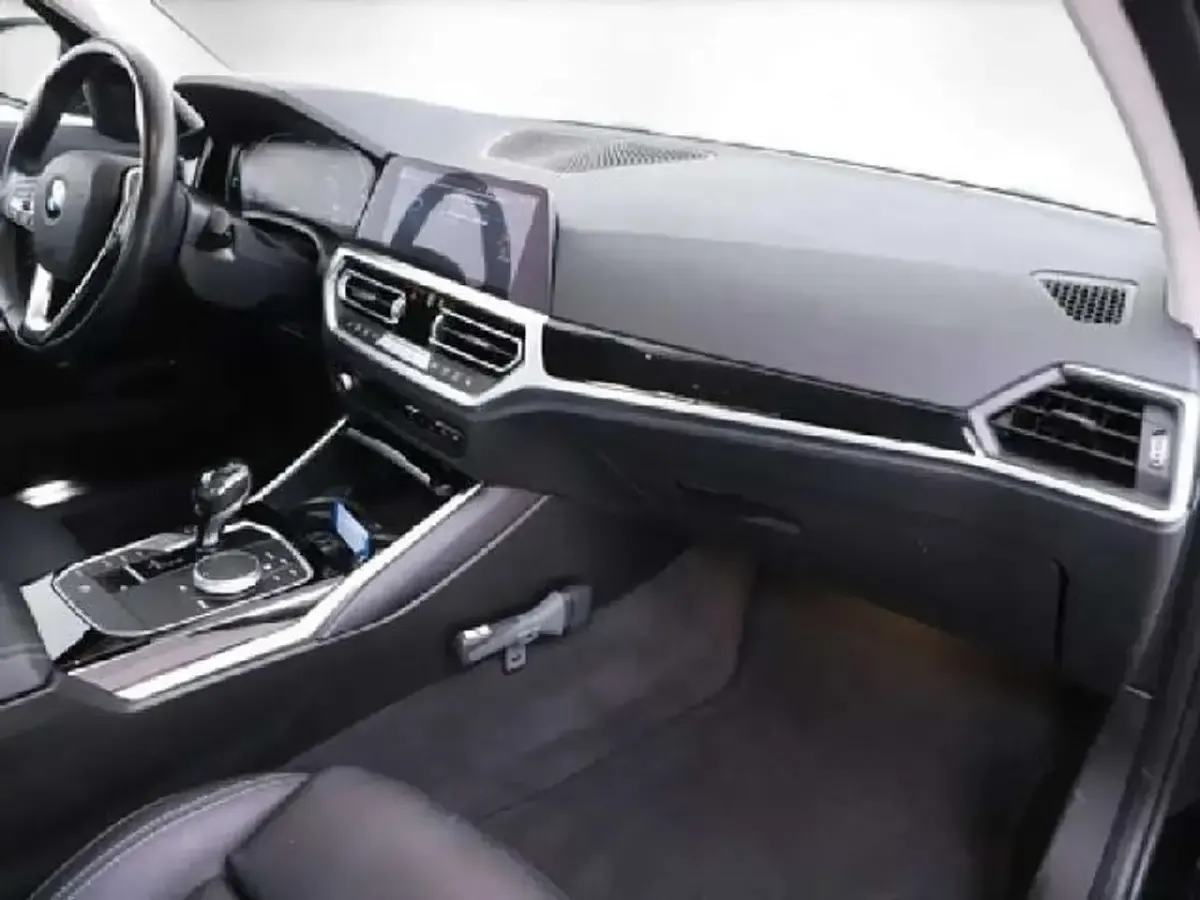 Gebraucht BMW 330e Advantage 292 PS (214 kW) 2020 Schwarz Limousine