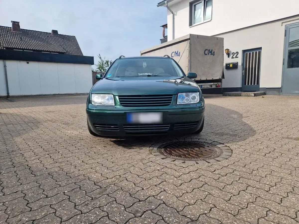 Gebraucht VW Bora Highline 116 PS (85 kW) 1999 Schwarz Kombi