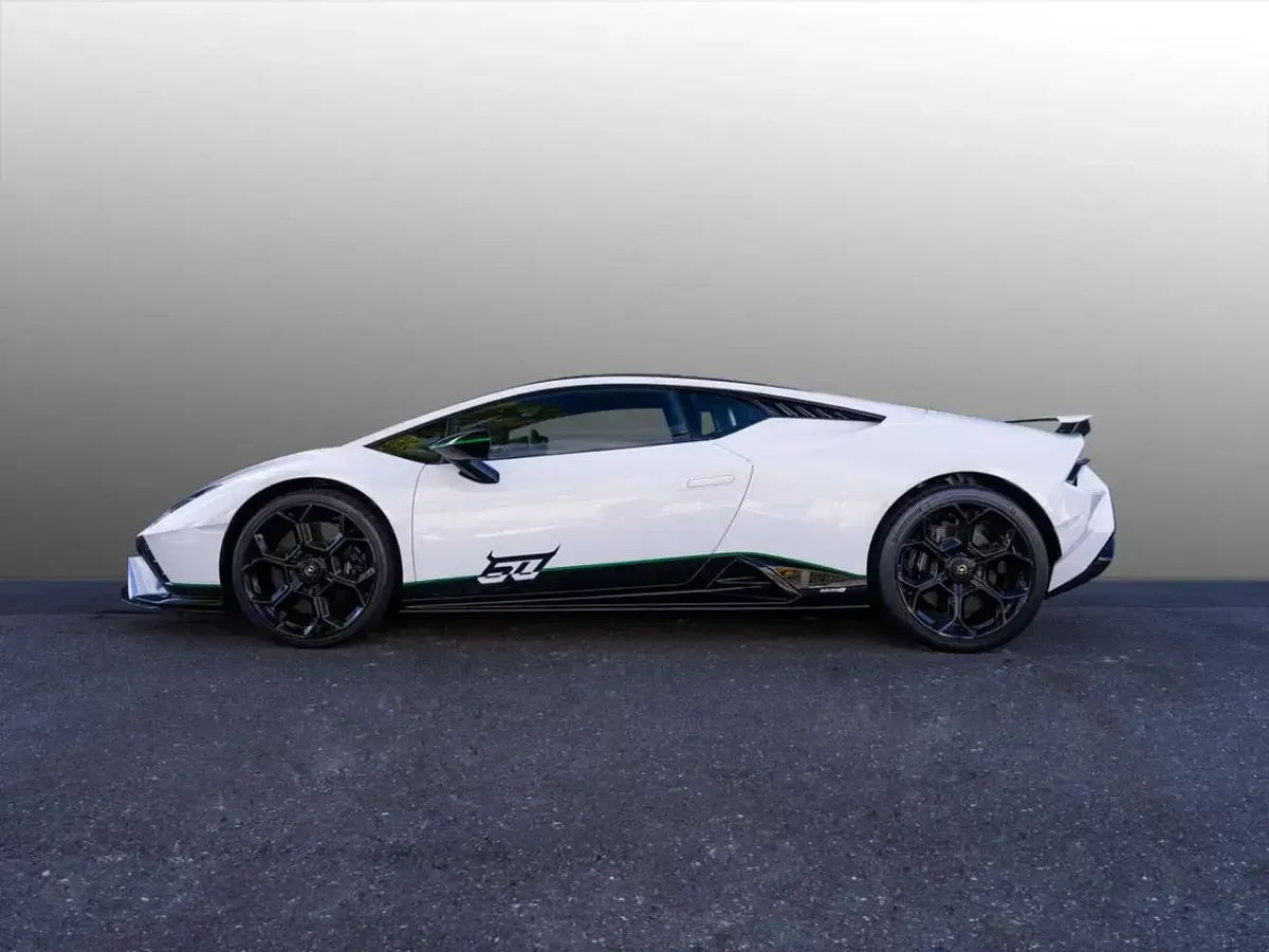 Gebraucht Lamborghini Huracán 640 PS (470 kW) 2024 Weiss Coupé