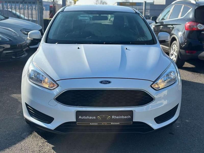 Gebraucht Ford Focus Trend 101 PS (74 kW) 2017 Weiß Kombi