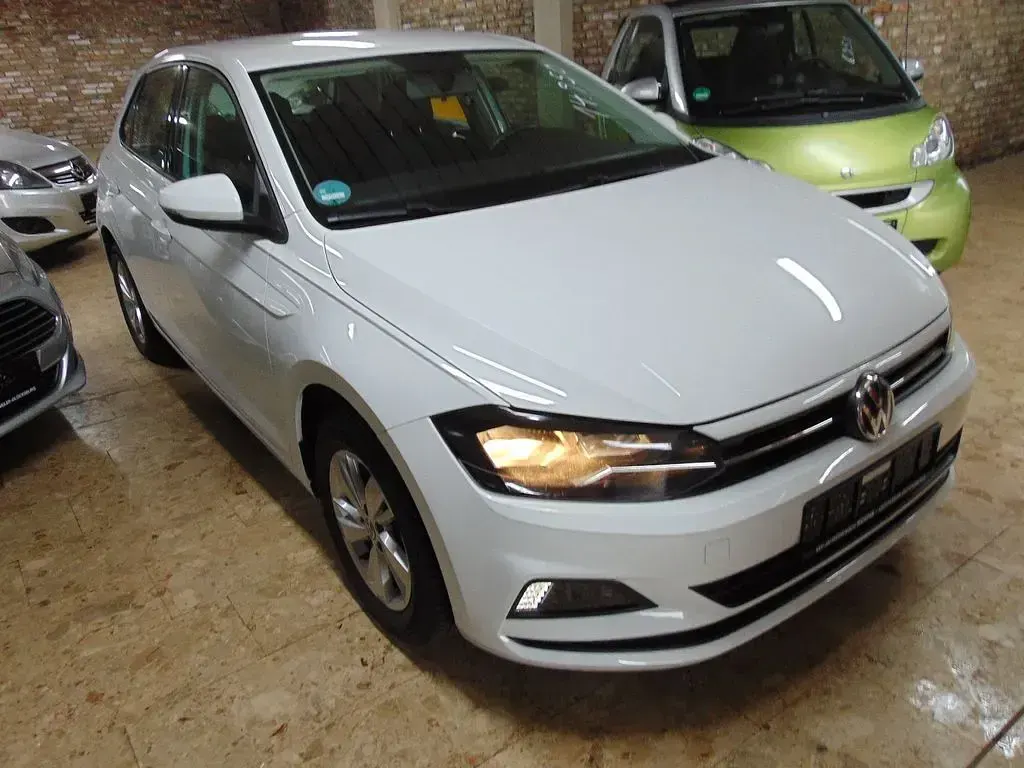 Gebraucht VW Polo Comfortline 95 PS (69 kW) 2019 Weiß Kleinwagen