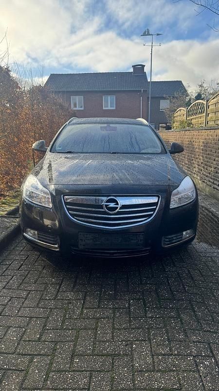 Schwarz Gebraucht 2011 Opel Insignia Kombi | 1.950 € (Superpreis) - Bild 1/4
