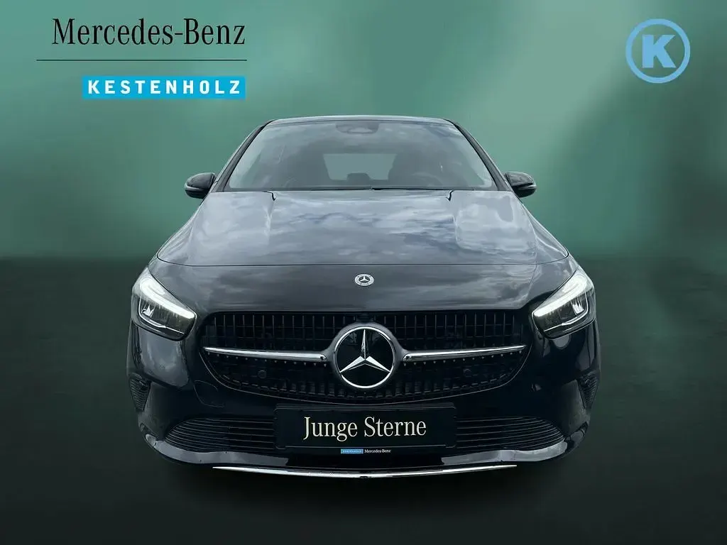 Gebraucht Mercedes B200 Progressive 163 PS (119 kW) 2024 Kosmosschwarz Kleinwagen