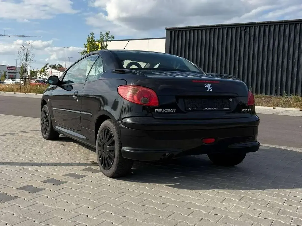Gebraucht Peugeot 206 CC Platinum 109 PS (80 kW) 2003 Schwarz Cabrio