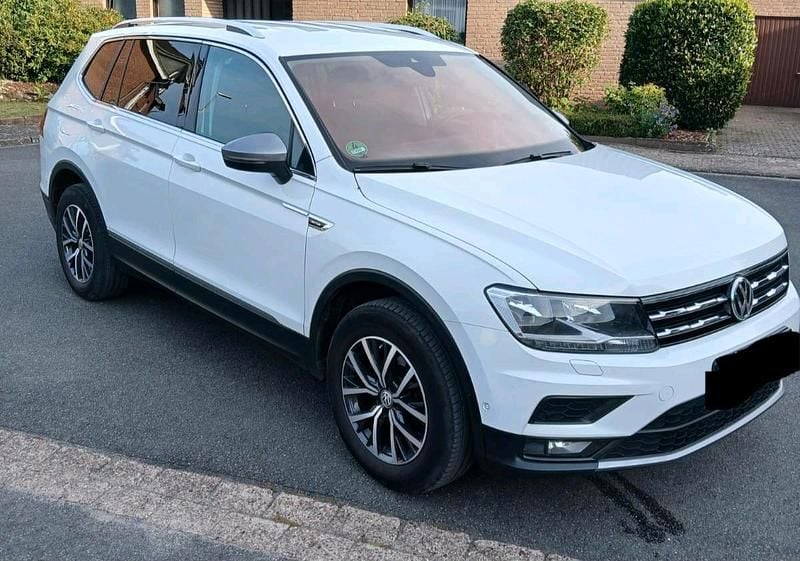 Weiß Gebraucht 2018 VW Tiguan Allspace Comfortline SUV | 19.000 € - Bild 1/4