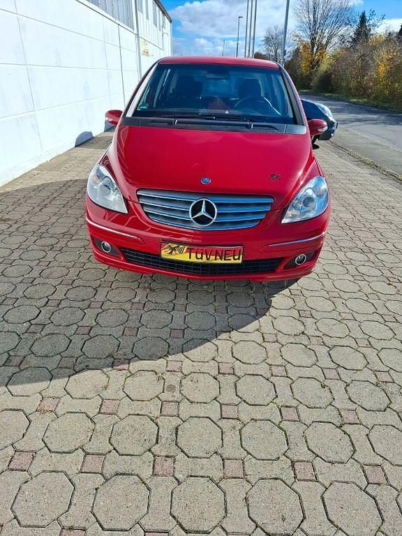 Rot Gebraucht 2006 Mercedes B170 Van / Kleinbus | 2.150 € (Superpreis) - Bild 1/4