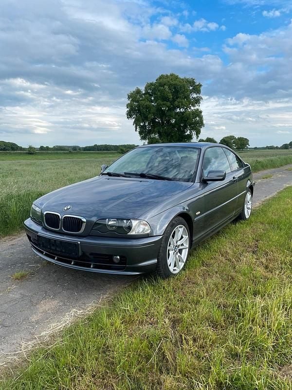 Gebraucht BMW 318 142 PS (104 kW) 2002 Grau Coupé