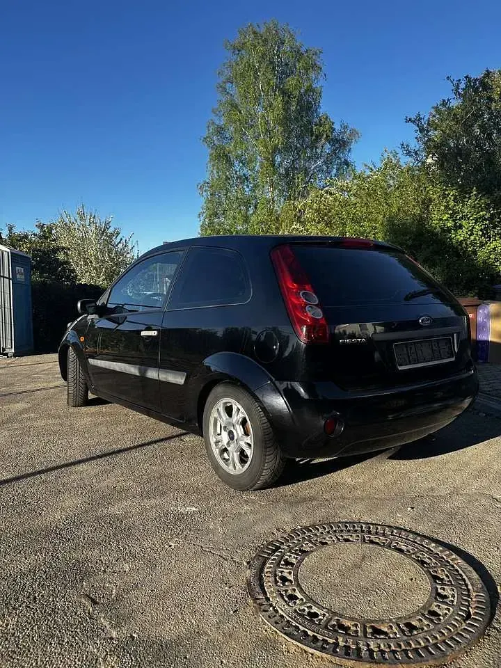 Gebraucht Ford Fiesta Style 69 PS (50 kW) 2007 Schwarz Kleinwagen