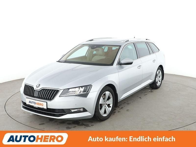 Grau Gebraucht 2016 Skoda Superb Style Kombi | 18.370 € (Fairer Preis) - Bild 1/3
