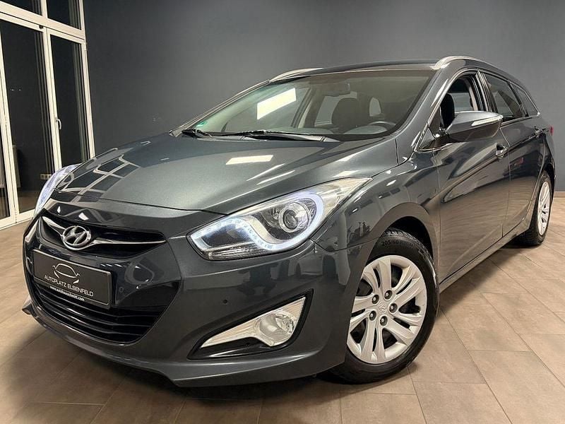 Gebraucht Hyundai i40 Trend 135 PS (99 kW) 2012 Grau Kombi