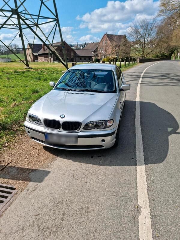 Silber Gebraucht 2003 BMW 320 Limousine | 4.000 € (Fairer Preis) - Bild 1/4
