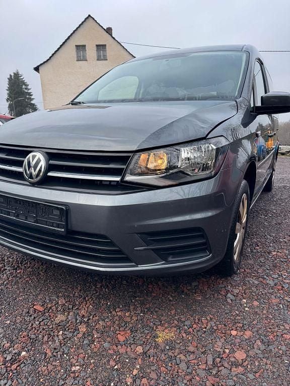 Gebraucht VW Caddy Maxi Trendline 102 PS (75 kW) 2019 Grau Van / Kleinbus