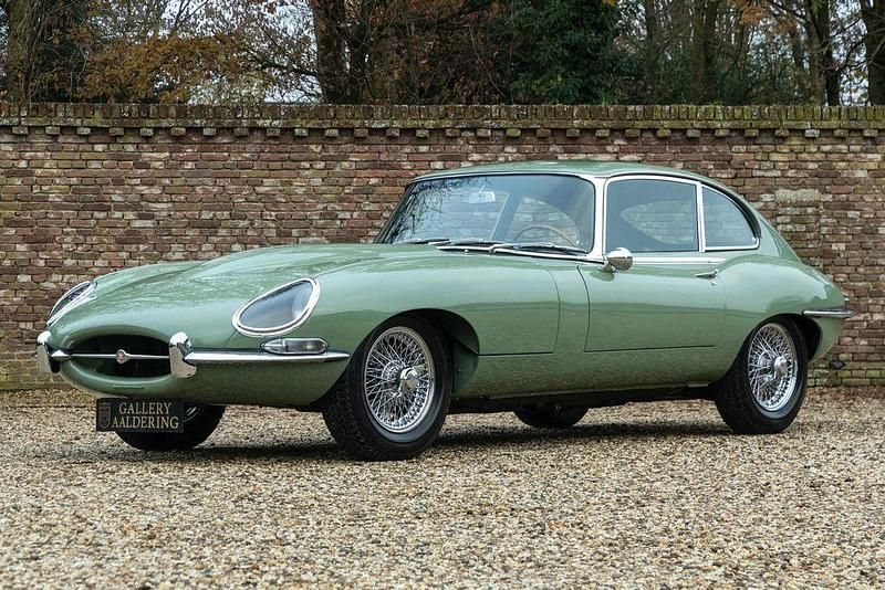 Second-hand Jaguar E-Type 265 CP (194 kW) 1967 Verde Coupe