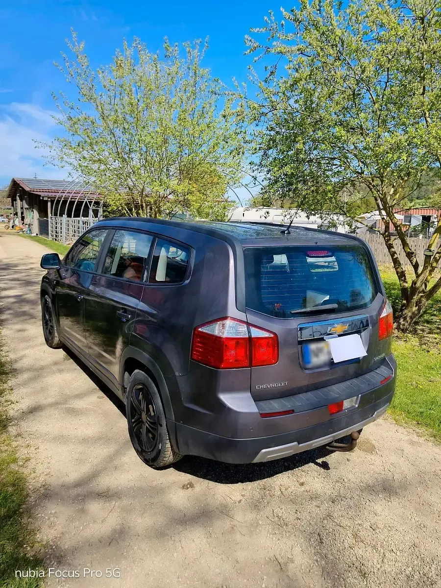Gebraucht Chevrolet Orlando 163 PS (119 kW) 2012 Grau Van / Kleinbus