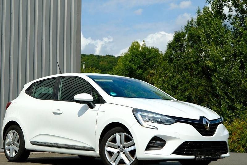 Weiß Gebraucht 2020 Renault Clio V Experience Limousine | 8.860 € (Superpreis) - Bild 1/4