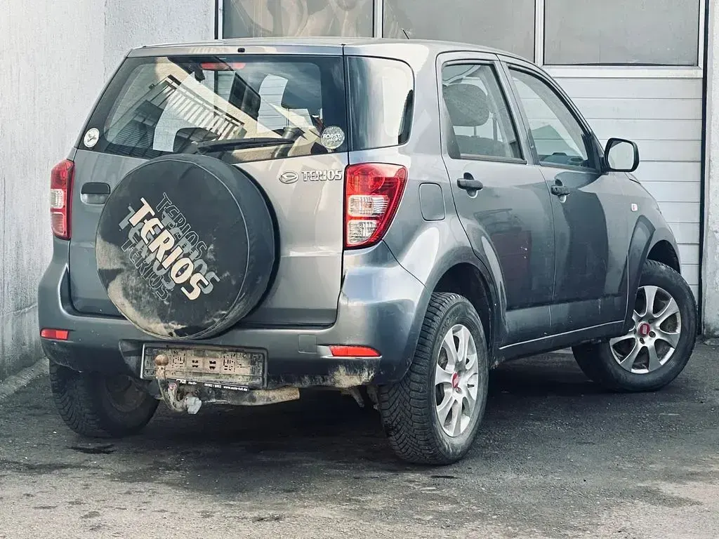 Używany Daihatsu Terios 105 KM (77 kW) 2006 Szary SUV