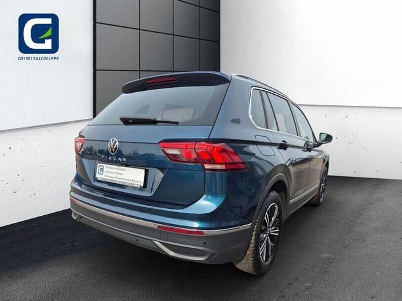 Gebraucht VW Tiguan Move 131 PS (96 kW) 2024 Blau SUV