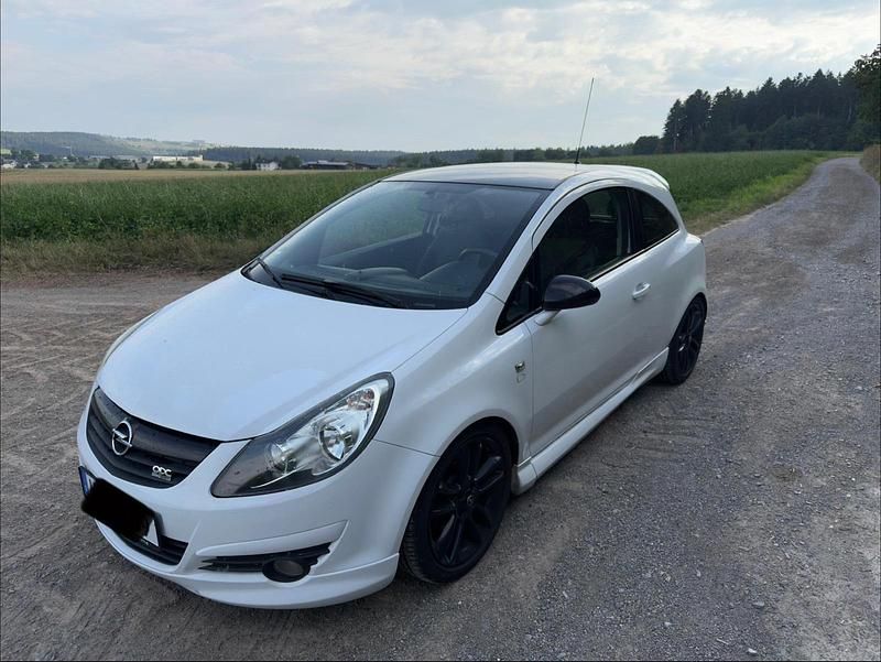 Weiß Gebraucht 2009 Opel Corsa OPC Kleinwagen | 1.999 € (Guter Preis) - Bild 1/4