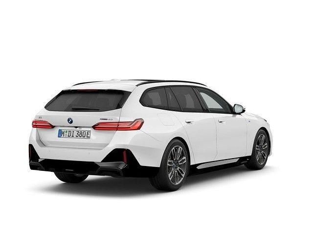Gebraucht BMW i5 M Sport 250 kW (340 PS) 2025 Weiß Kombi