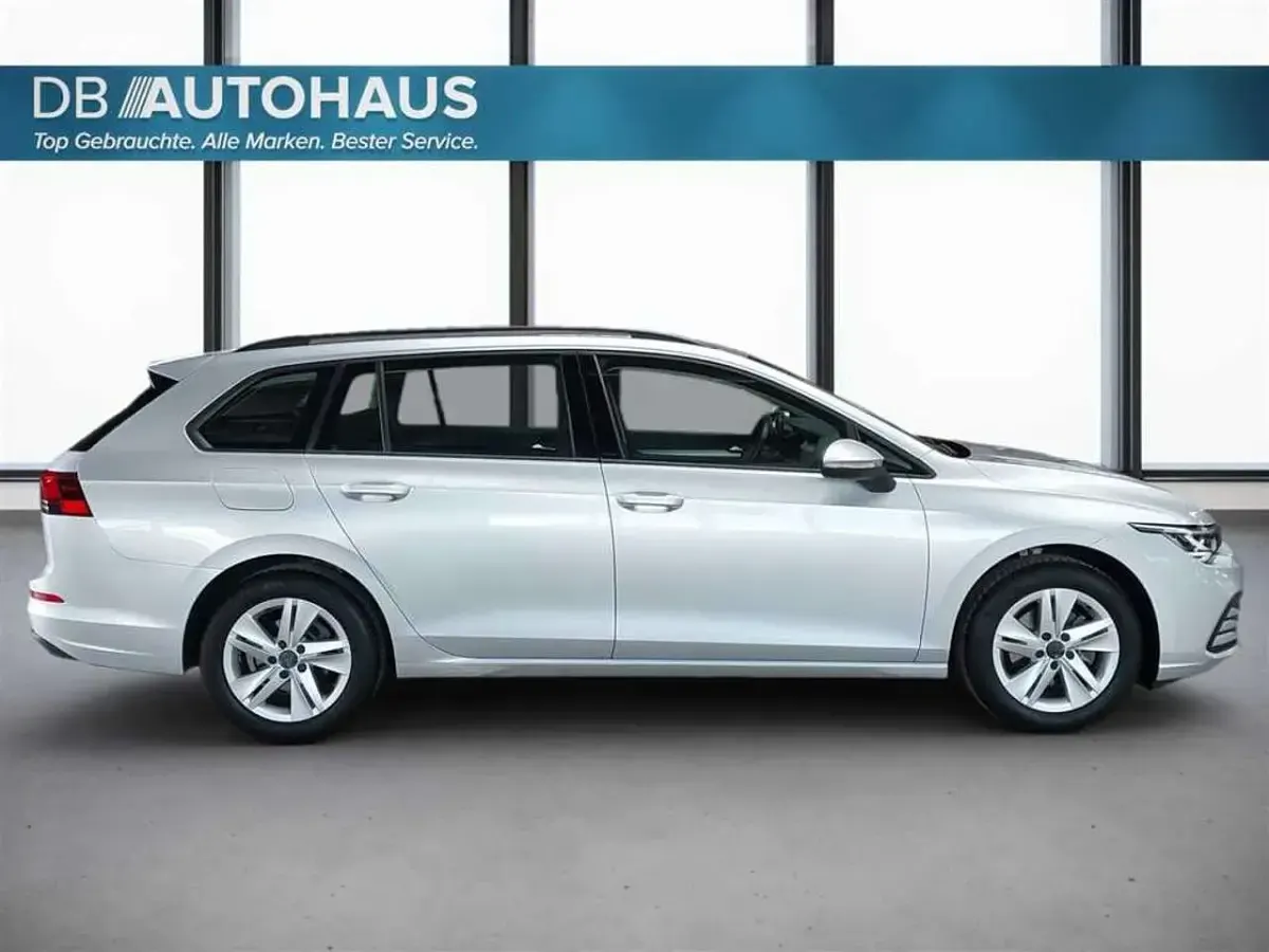 Gebraucht VW Golf VIII Life 110 PS (80 kW) 2024 Silber Kombi