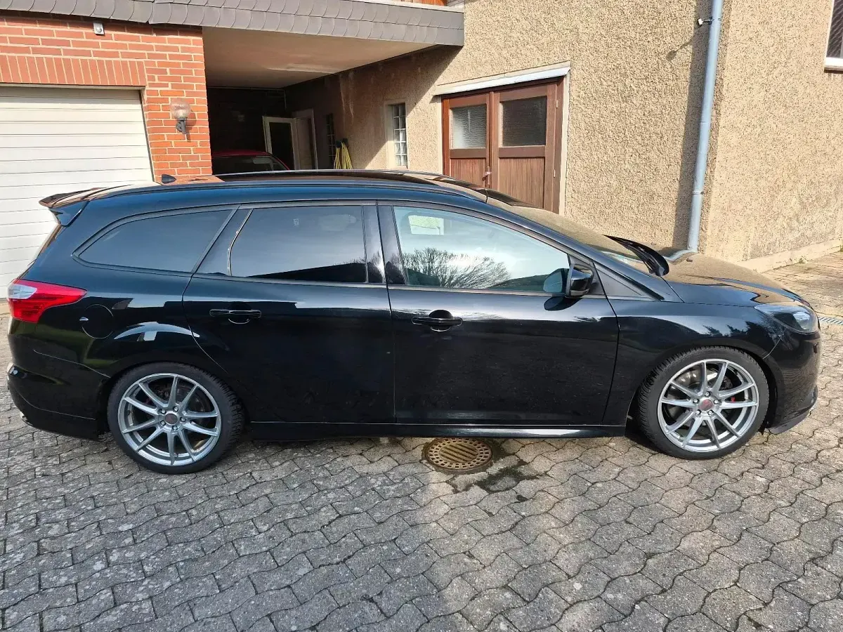 Gebraucht Ford Focus ST 295 PS (216 kW) 2013 Schwarz Kombi