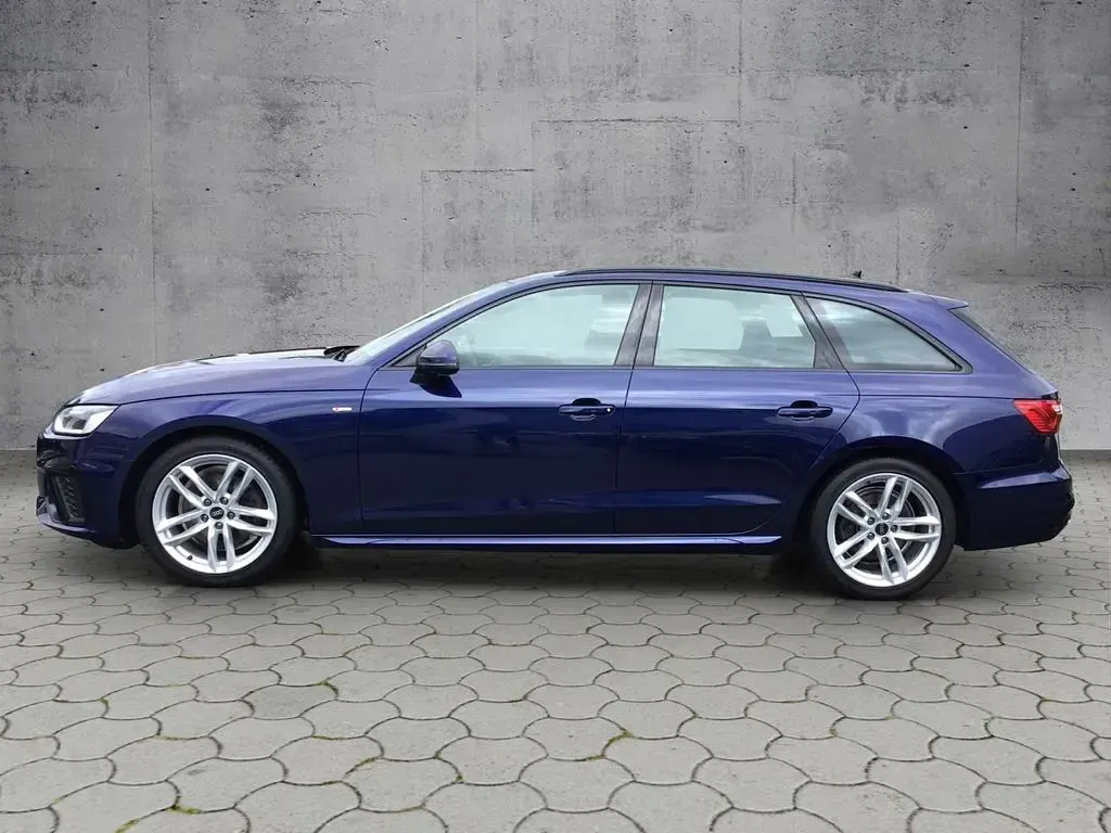 Używany Audi A4 S-Line 150 KM (110 kW) 2022 Niebieski Kombi