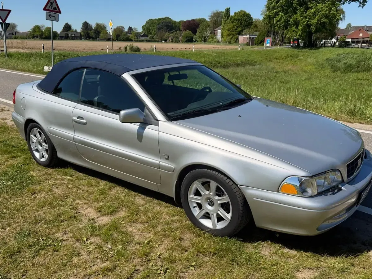 Używany Volvo C70 163 KM (119 kW) 2002 Srebrny Kabriolet