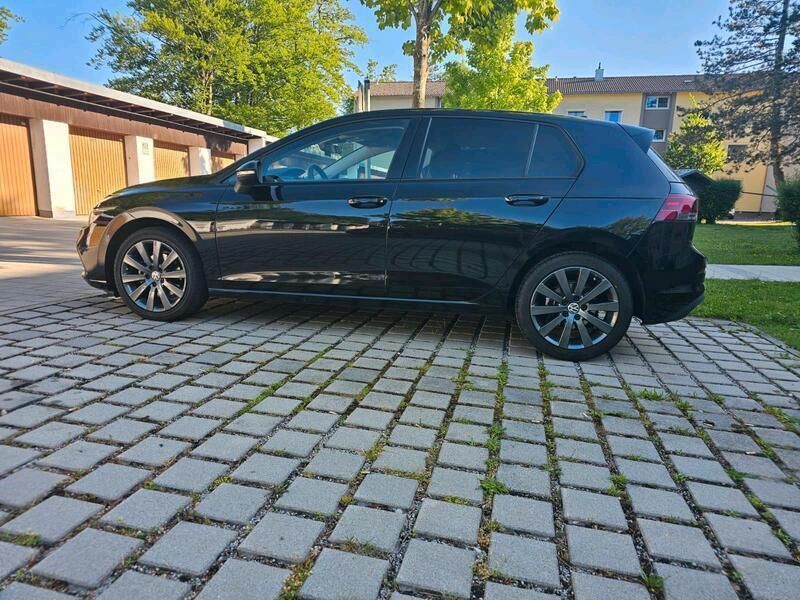 Schwarz Gebraucht 2020 VW Golf VIII Limousine | 19.500 € (Guter Preis) - Bild 1/4