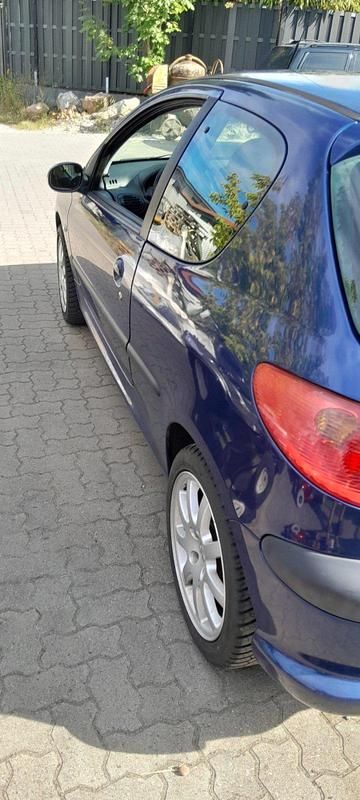 Gebraucht Peugeot 206 75 PS (55 kW) 2005 Blau Kleinwagen