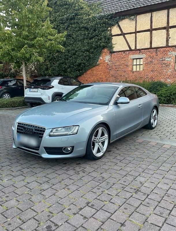 Silber Gebraucht 2009 Audi A5 S-Line Coupé | 7.850 € (Guter Preis) - Bild 1/4