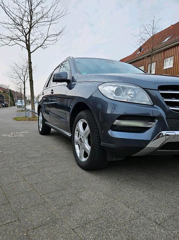 Gebraucht Mercedes ML350 258 PS (189 kW) 2013 Andere farben SUV