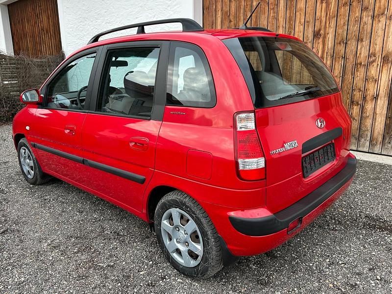Gebraucht Hyundai Matrix GLS 104 PS (76 kW) 2007 Rot Van / Kleinbus