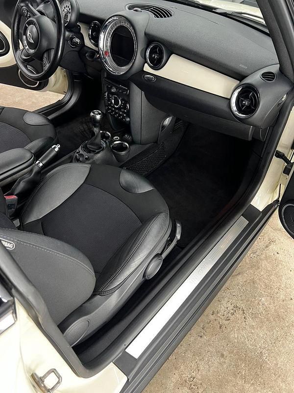Gebraucht Mini Cooper Coupé 122 PS (89 kW) 2012 Weiß Coupé
