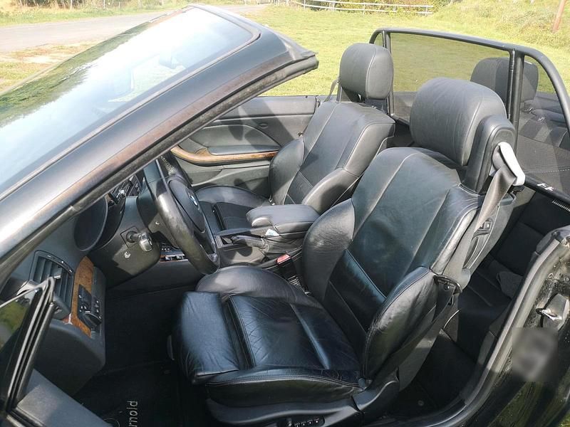 Gebraucht BMW 330 231 PS (169 kW) 2001 Schwarz Cabrio