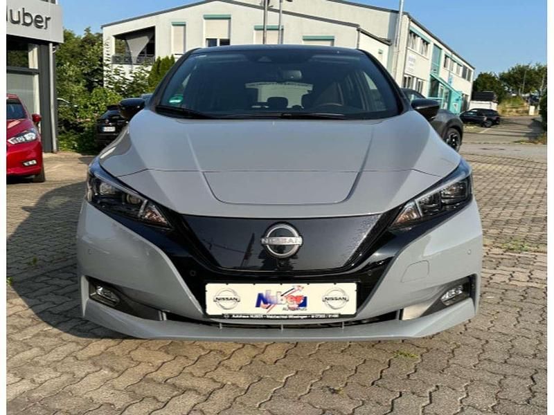 Gebraucht Nissan Leaf N-Connecta 160 kW (218 PS) 2022 Ceramic grey / black metallic Kleinwagen