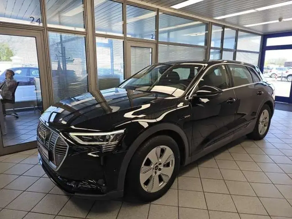 Second-hand Audi e-tron 230 kW (313 CP) 2022 Negru SUV