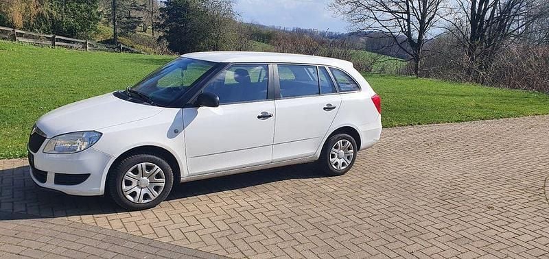 Gebraucht Skoda Fabia 75 PS (55 kW) 2011 Weiß Kombi