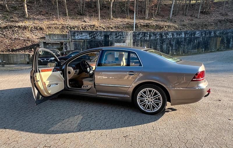 Second-hand VW Phaeton 240 CP (176 kW) 2013 Andere farben Berlinǎ