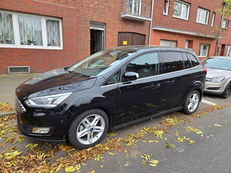 Schwarz Gebraucht 2018 Ford Grand C-Max Titanium Van / Kleinbus | 16.500 € (Etwas zu teuer) - Bild 1/4