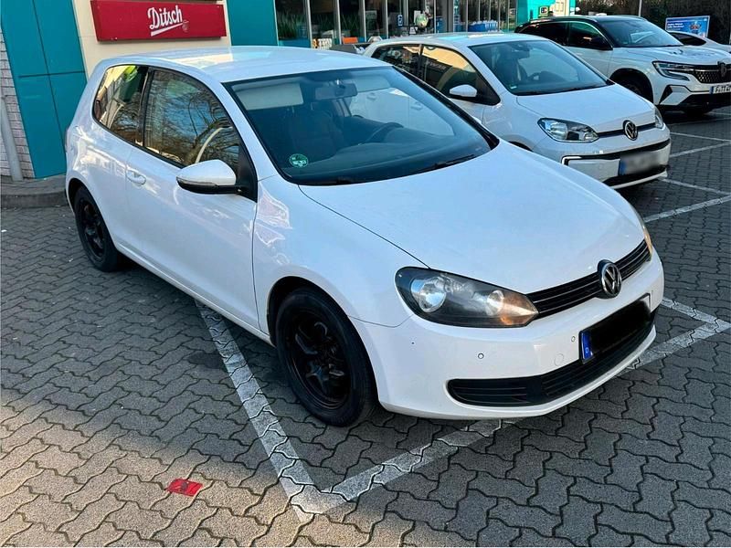 Gebraucht VW Golf VI 122 PS (89 kW) 2010 Weiß Kleinwagen