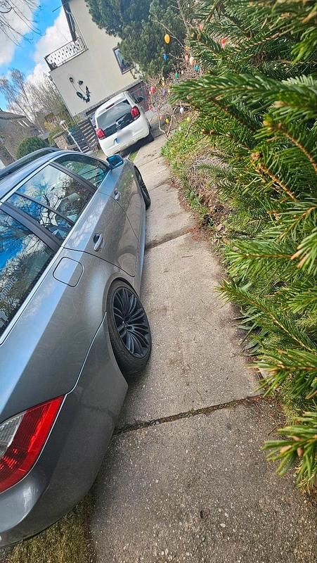 Gebraucht BMW 525 177 PS (130 kW) 2007 Grau Kombi