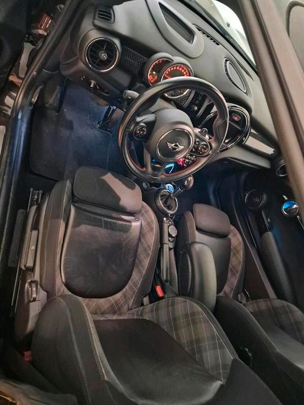 Gebraucht Mini John Cooper Works 170 PS (125 kW) 2017 Schwarz Kleinwagen