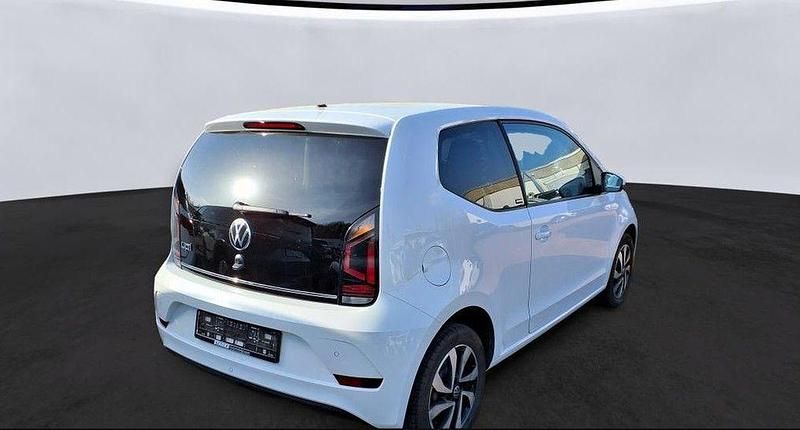 Second-hand VW up! Active 65 CP (47 kW) 2023 Alb Hatchback