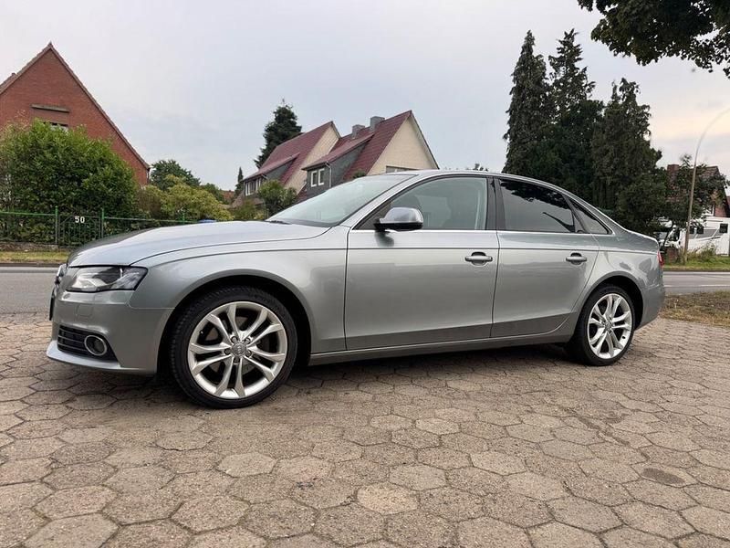 Quarzgrau metallic Gebraucht 2010 Audi A4 Limousine | 5.200 € (Superpreis) - Bild 1/4