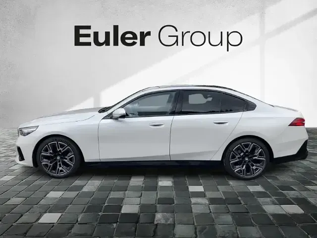 Gebraucht BMW 520 M Sport 197 PS (144 kW) 2025 Weiss Limousine