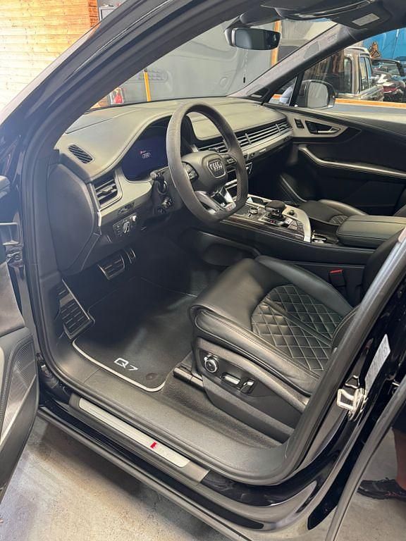 Gebraucht Audi SQ7 Ambiente 435 PS (319 kW) 2017 Schwarz SUV